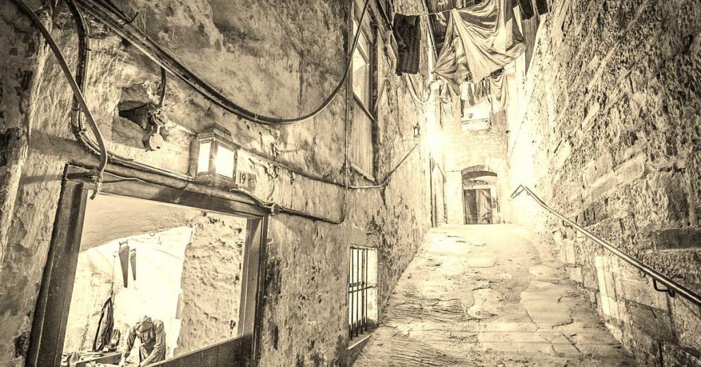 Scottish Places of Interest.(Mary King's Close)