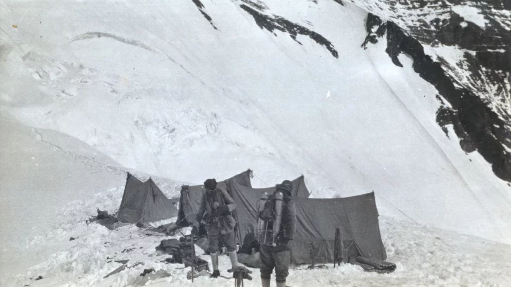 Worldwide Mysteries. Mount Everest.
