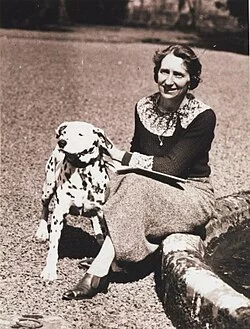 isobel_Wylie_Hutchison_and_dog