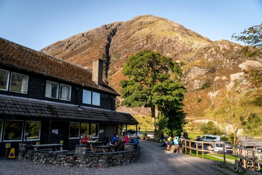 Pubs in Scotland. Black Cat.