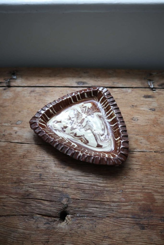 scottish antiques collectables triangular dish